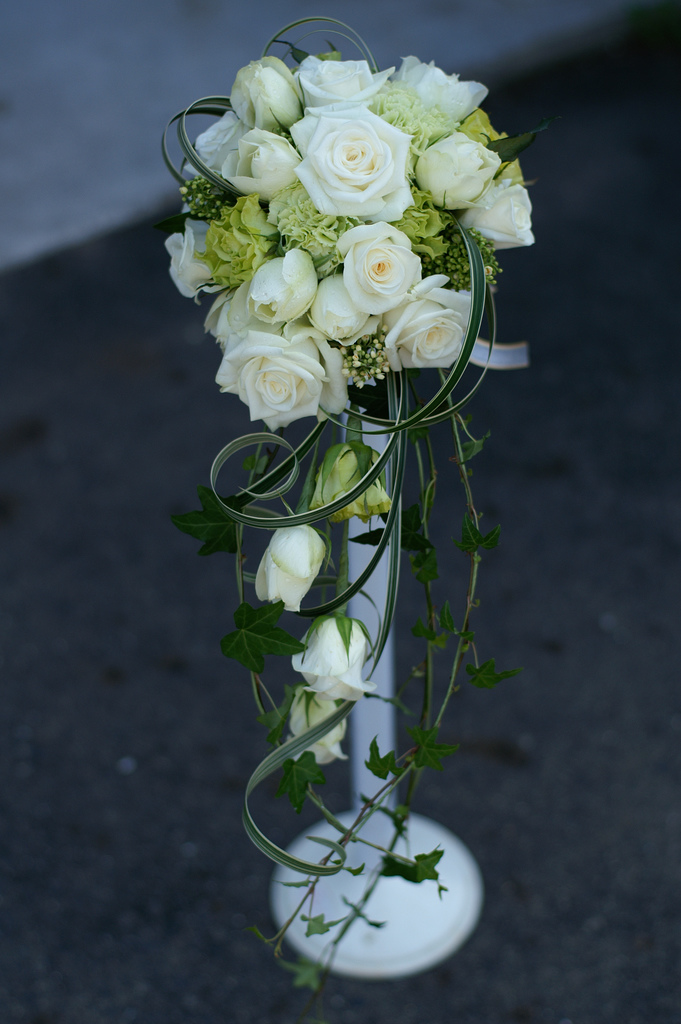 How to Make Bridal Bouquets