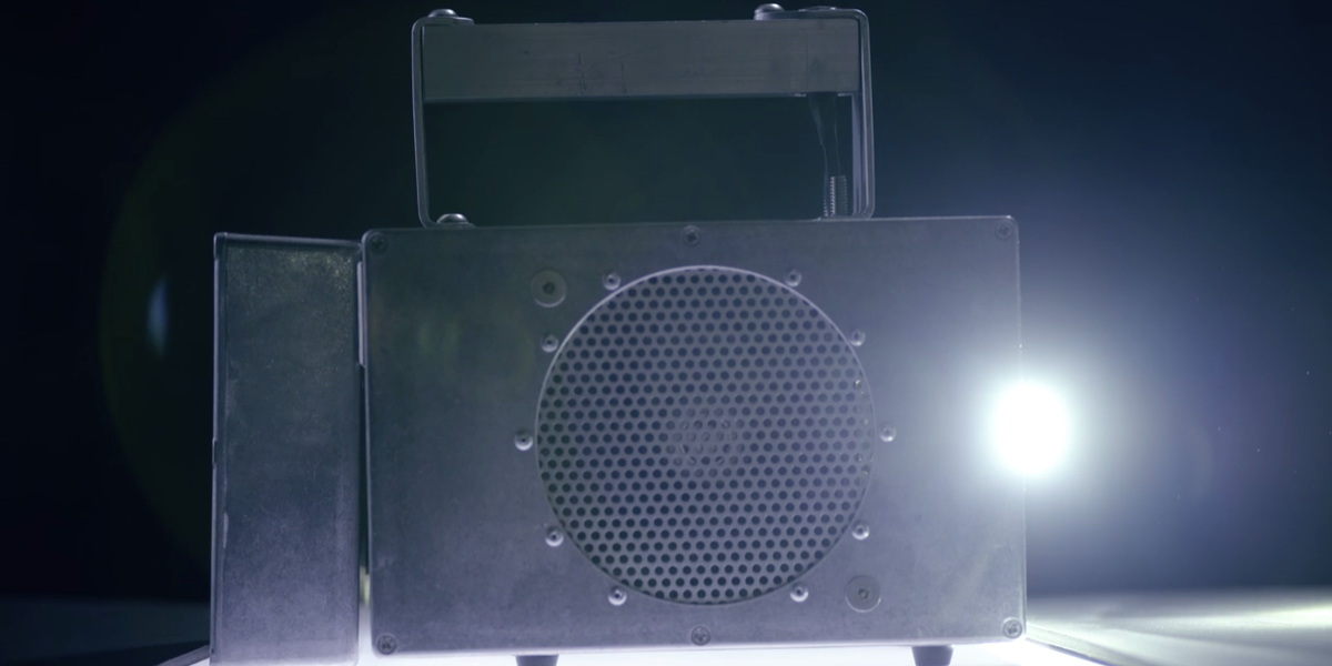 Blind Your Friends and Neighbors With This Ridiculous Homemade Flashlight
