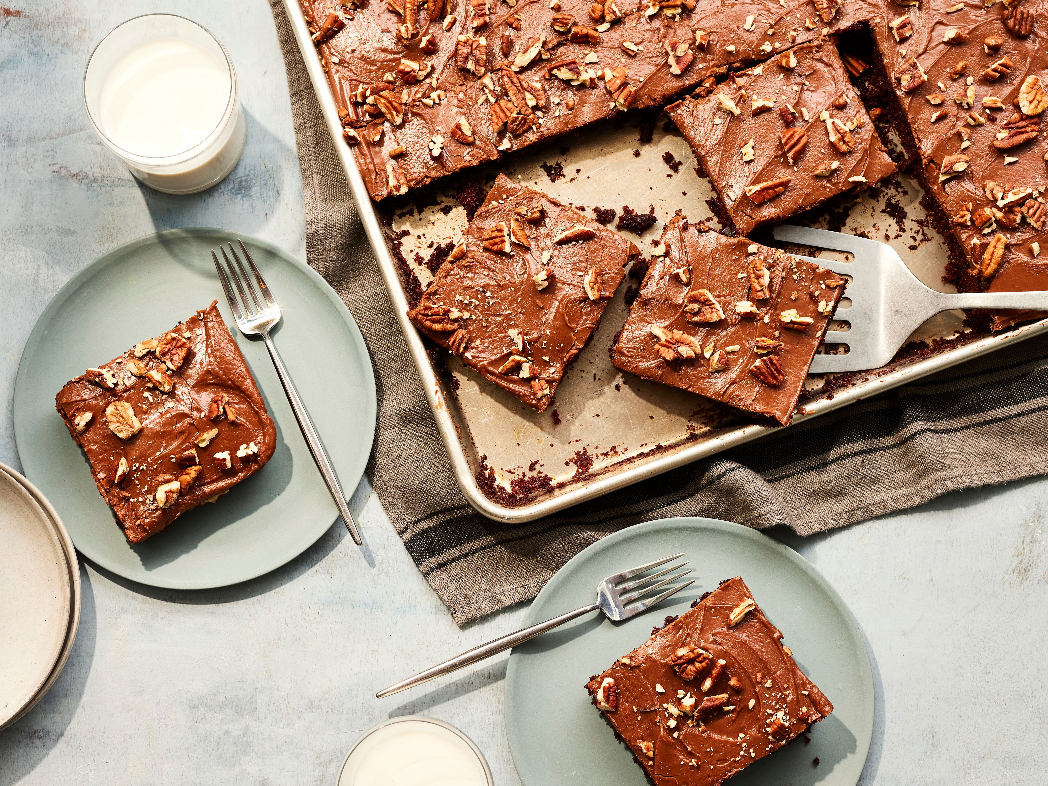 23 Best Potluck Desserts to Feed a Crowd