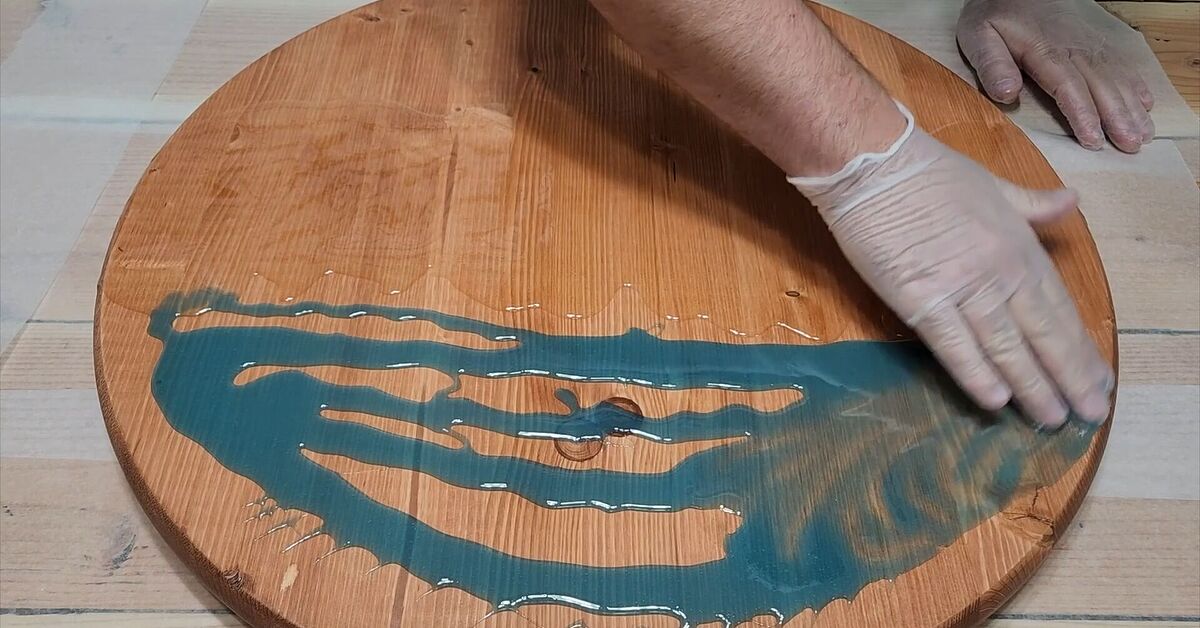 How to Make a Beach-Style Round Epoxy Coffee Table